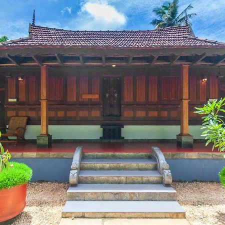 Stayvista At La Riva Heritage Villa With Bicycle Alappuzha 외부 사진