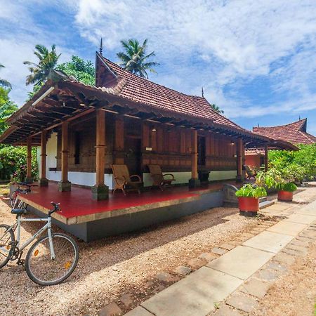 Stayvista At La Riva Heritage Villa With Bicycle Alappuzha 외부 사진