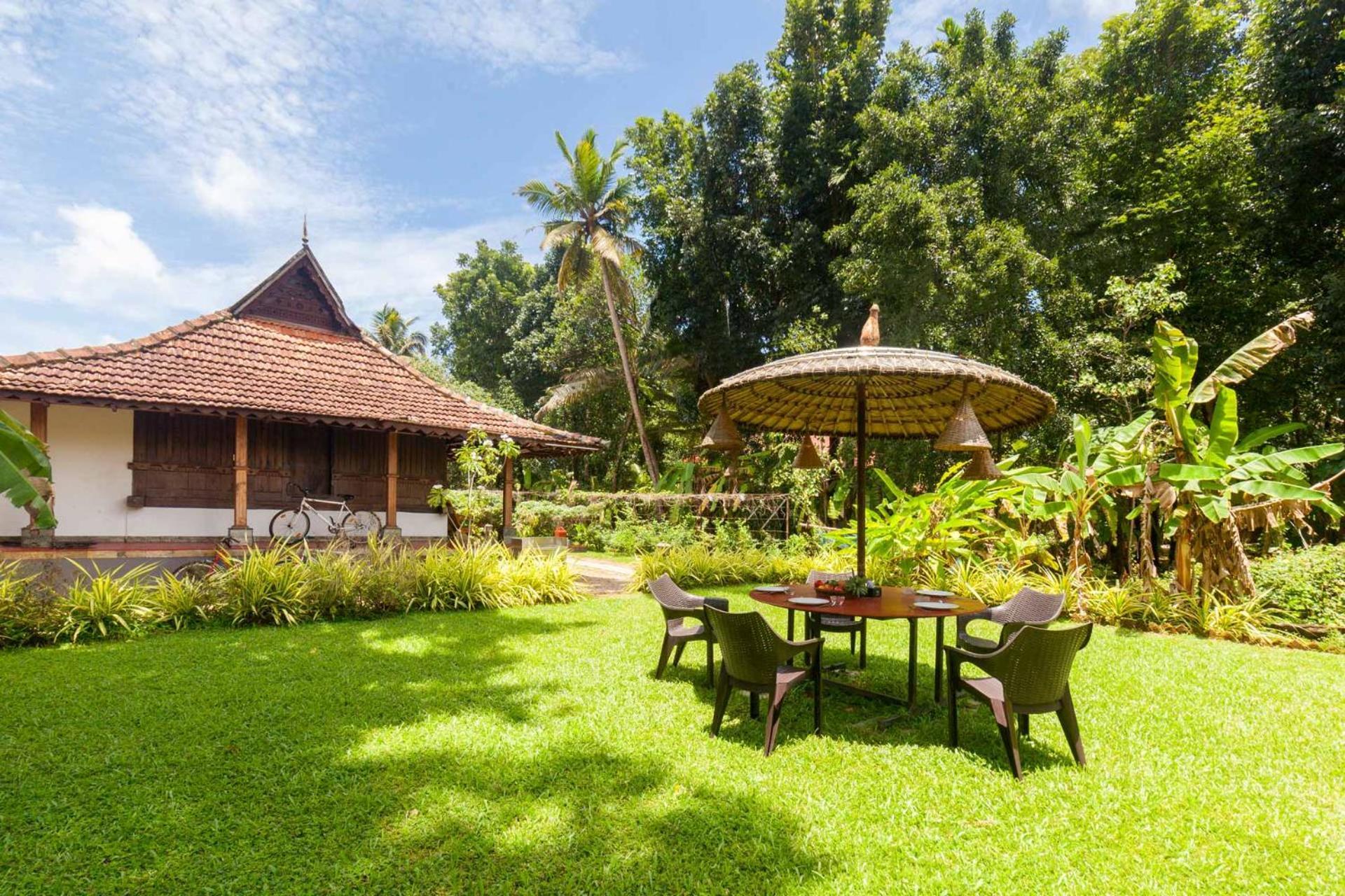Stayvista At La Riva Heritage Villa With Bicycle Alappuzha 외부 사진