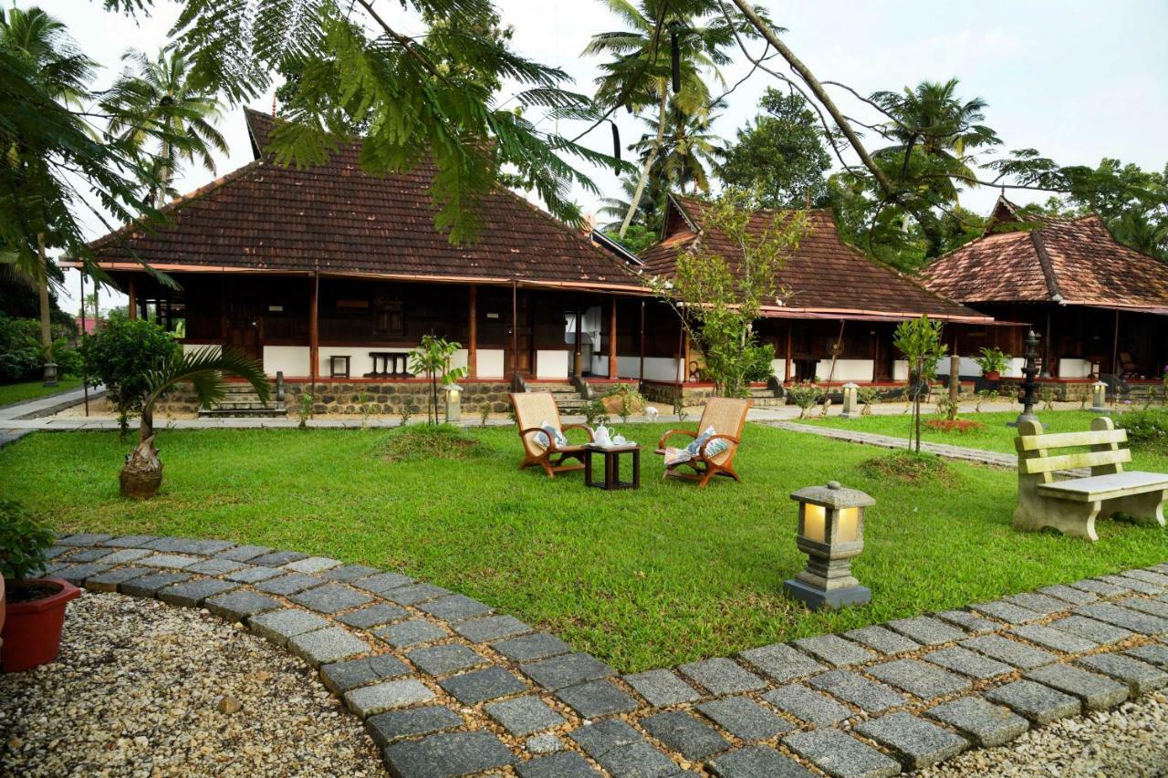 Stayvista At La Riva Heritage Villa With Bicycle Alappuzha 외부 사진