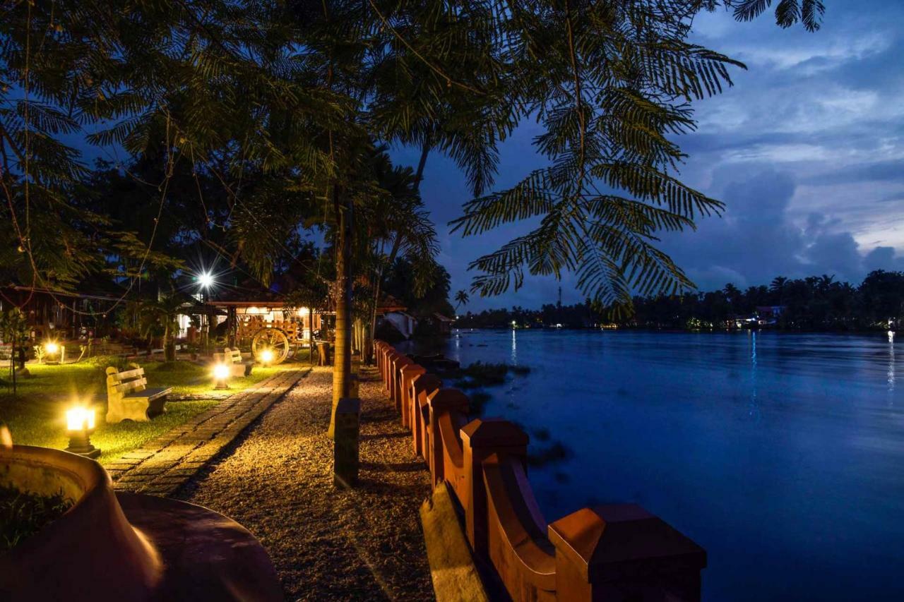 Stayvista At La Riva Heritage Villa With Bicycle Alappuzha 외부 사진