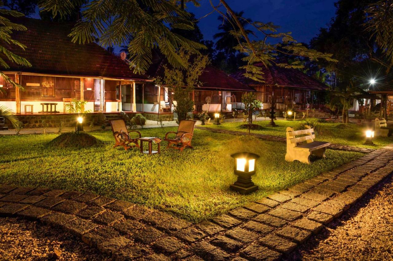 Stayvista At La Riva Heritage Villa With Bicycle Alappuzha 외부 사진