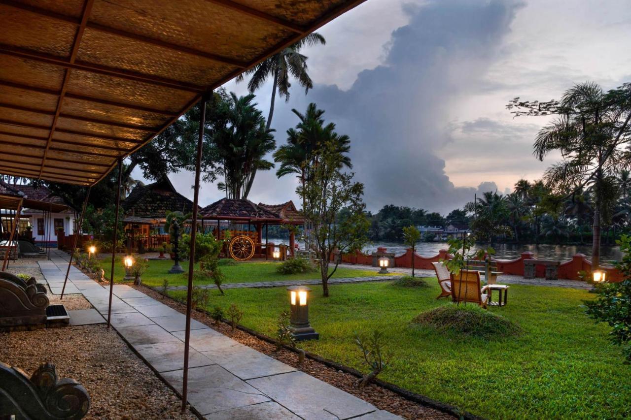 Stayvista At La Riva Heritage Villa With Bicycle Alappuzha 외부 사진