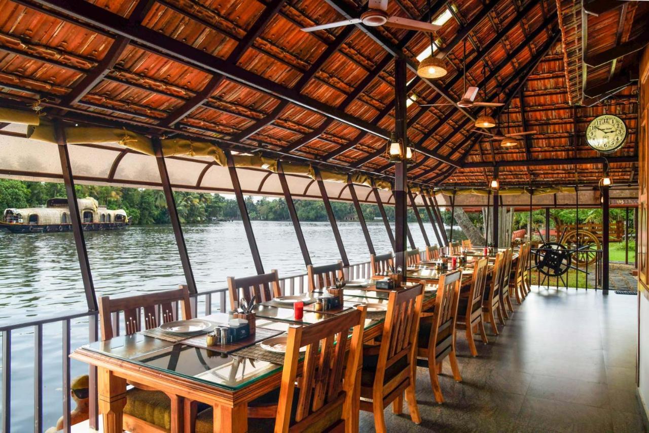 Stayvista At La Riva Heritage Villa With Bicycle Alappuzha 외부 사진